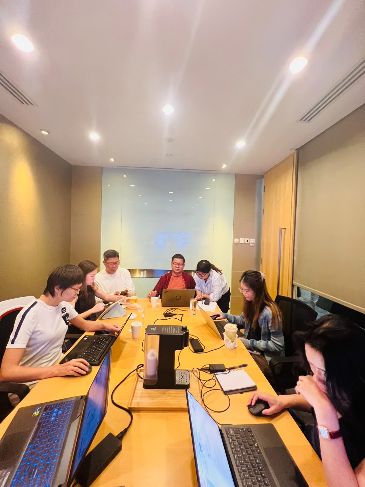 龙老师 Annie 带学员实操部署自己的 AI 智能体｜课堂现场