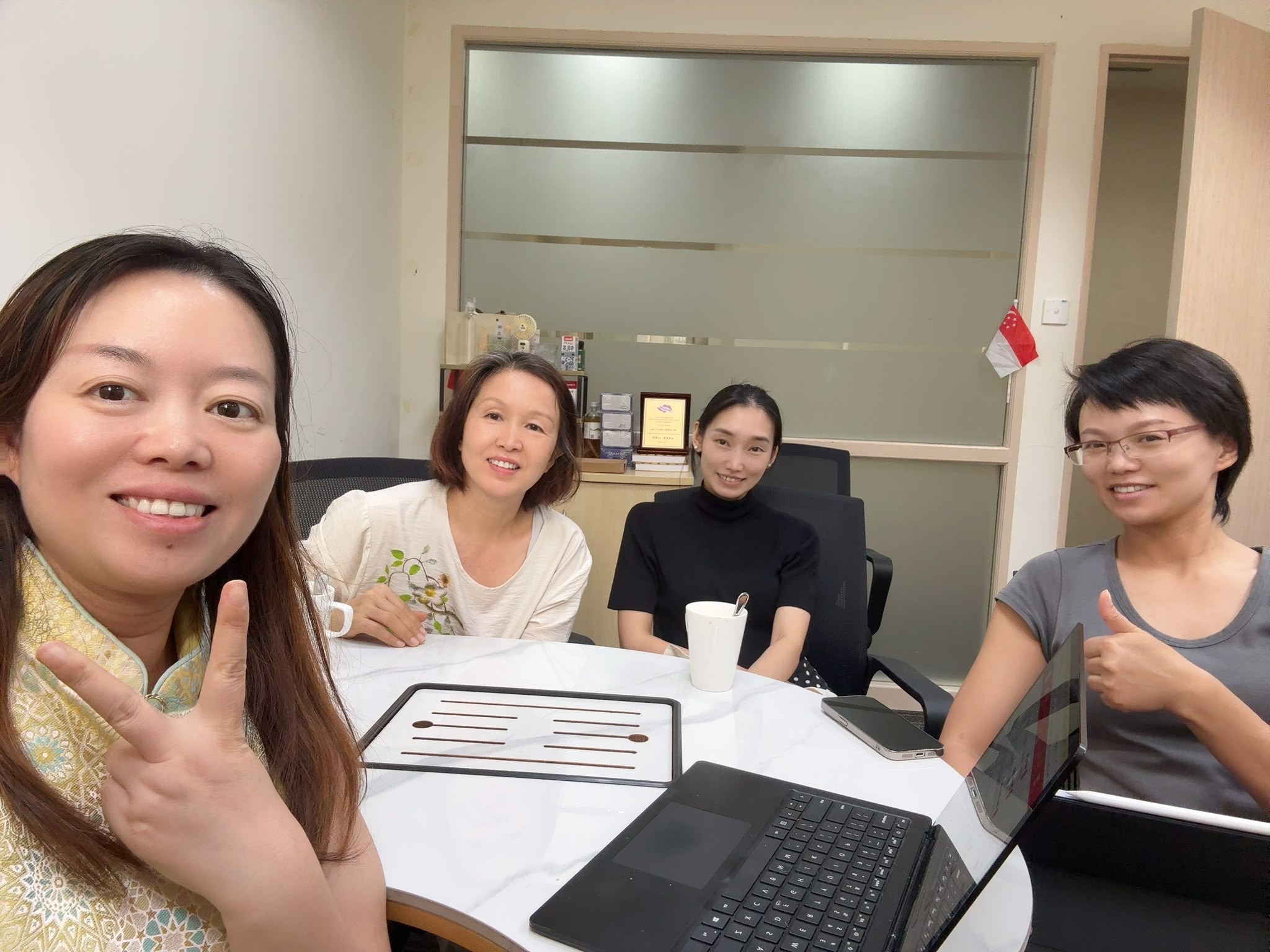 欢迎陈姐和诚成来到 InnoE 学习交流 AI 智能营销